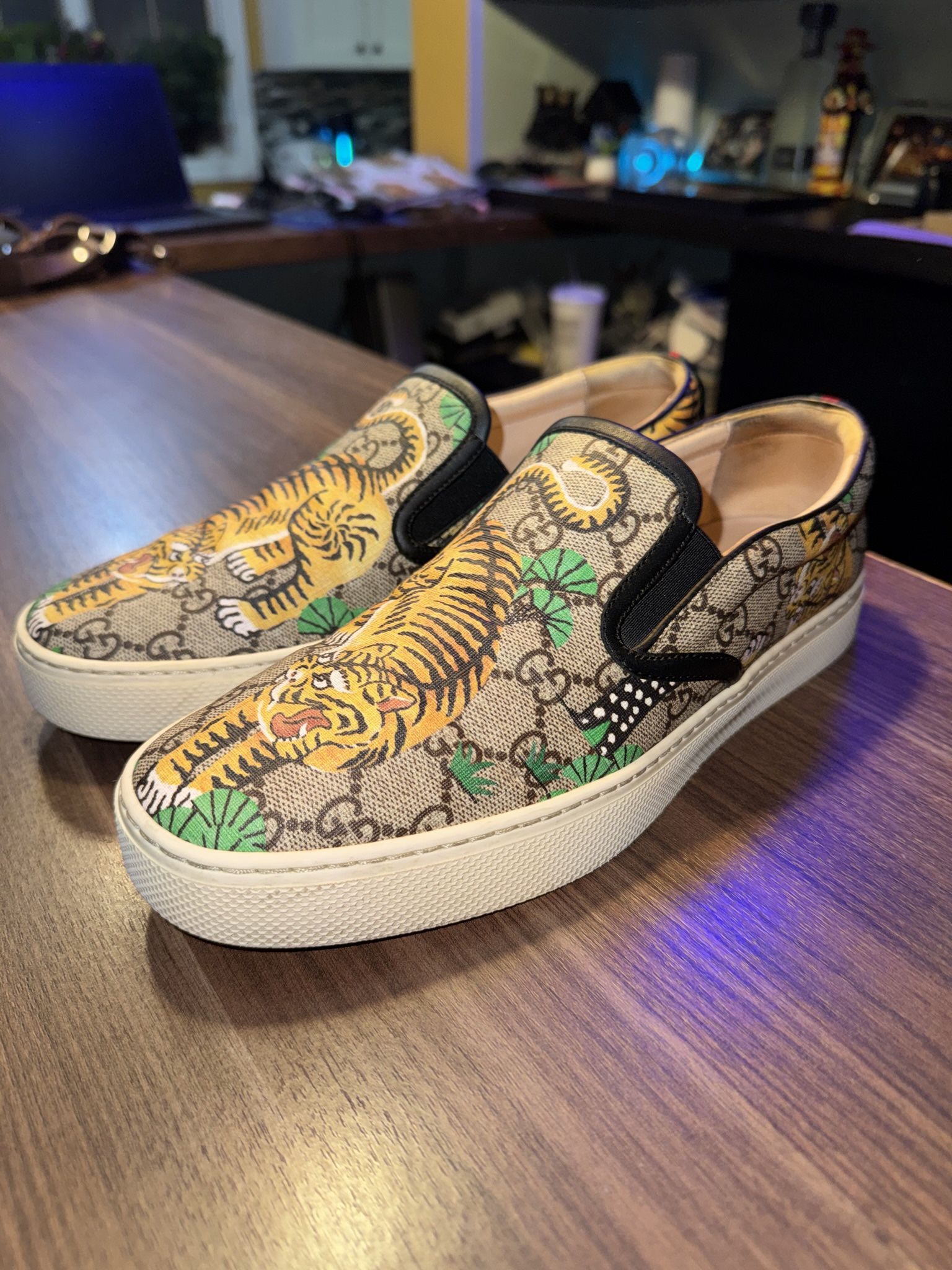 Gucci GG Supreme Tian Tiger Slip-On Sneakers Men's Size 9 - Authentic, No Box