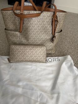Michael Kors Signature Tote Bag and Wallet Set