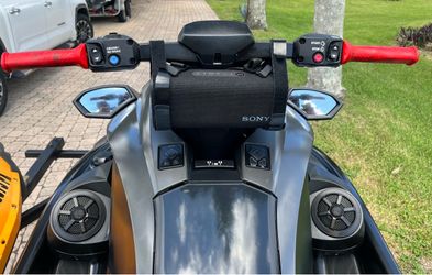 2022 YAMAHA GP 1800 R Jet ski only 130 hours.