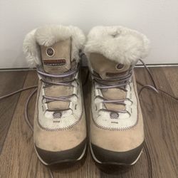 Used Merrill winter boots size 7 women