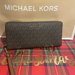 Brand New!!!! 💯 Authentic !!!Michael Kors Large Continental Wristlet  Wallet ** 