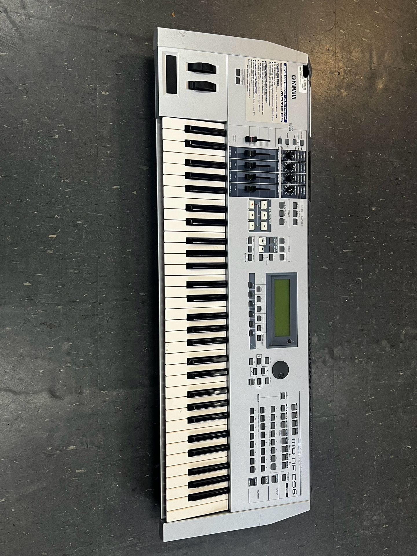 YAMAHA PIANO KEYBOARD MOTIF ES6