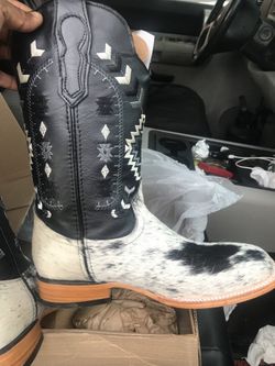 Mens new leather boots size 9