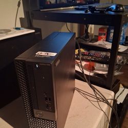 7050 Dell I7 Core Desk Top With 32" TV, Monitor 