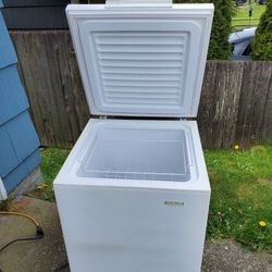 Chest Freezer 3.5 cubic feet delivery is avail firm on my price