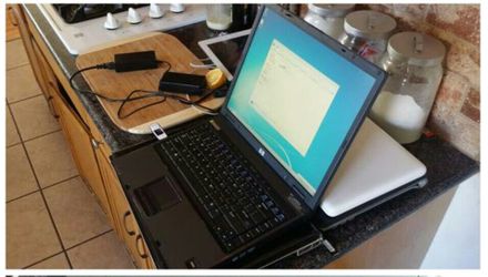 Hp NX6125 laptop Win7/2.2ghz/1gb/dvdrw/office /15" lcd/fingerprint scanner