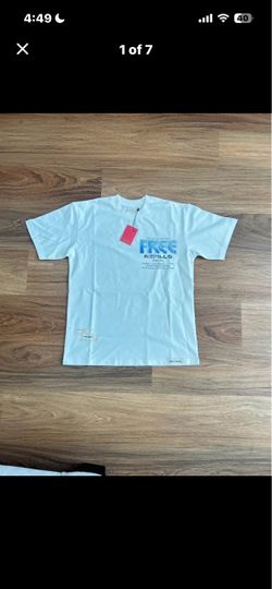 FREE REFILLS Shirt Size Small