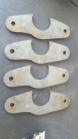 Four link axle brackets
