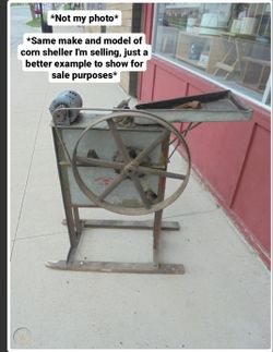 Vintage John Deere Hand Crank One Hole Corn Sheller