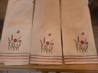 Set of 3 b as th towels original price $24.99