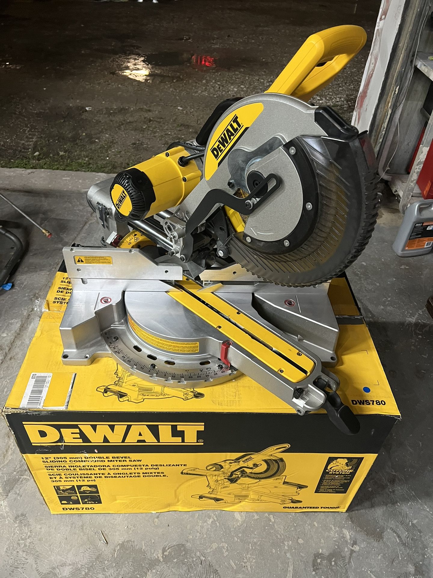 Dewalt 12in Sliding Miter Saw W/ Led Light Xps (dws780)