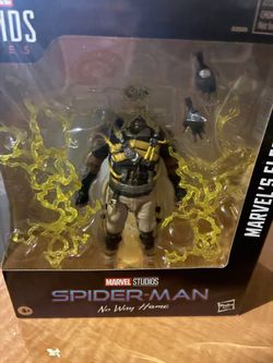 MARVEL.    LEGENDS.       ELECTRO