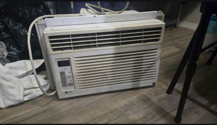 LG WINDOW AC UNIT