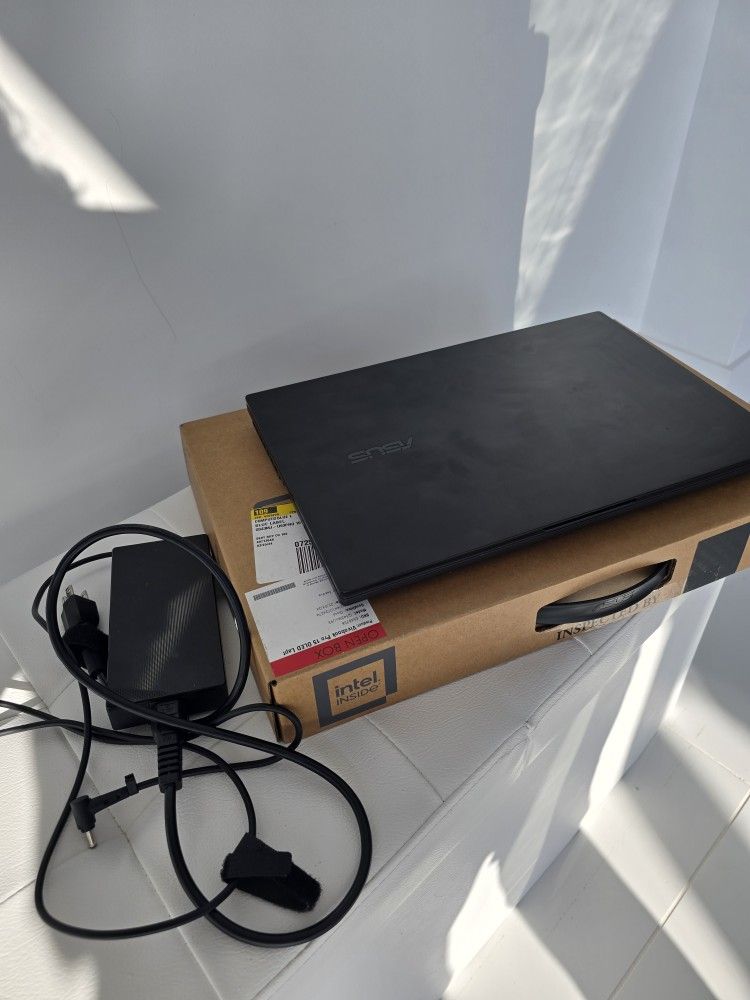 Asus Vivobook Pro 15 OLED Q543MJ Laptop