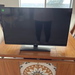 JVC Model EM32FL  Flatscreen Monitor