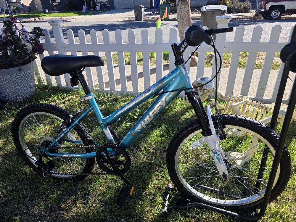 🎄🎁🎄🚲🎁 Huffy
Highland Kids' Mountain Bike(20)🎄🚲🎁