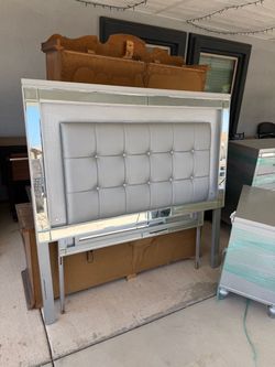 Queen Size Bedroom Set