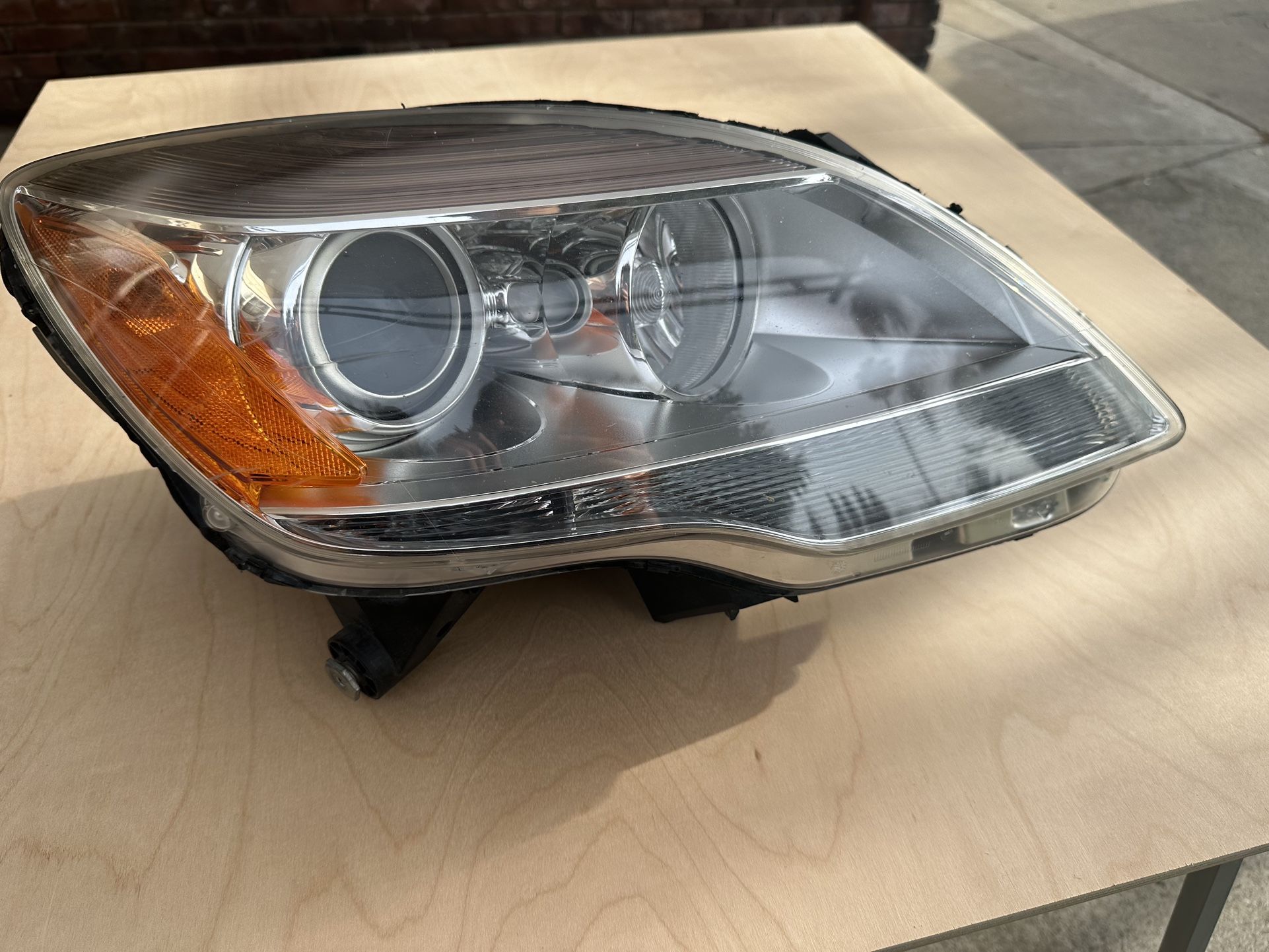 Mercedes Benz R350 W(contact info removed)-2013 Restyling HEADLIGHTS      400$ For Each Headlight 