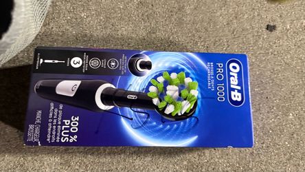 Brand New Oral-B Pro 1000 Electric Toothbrush (Black) - 3 Modes