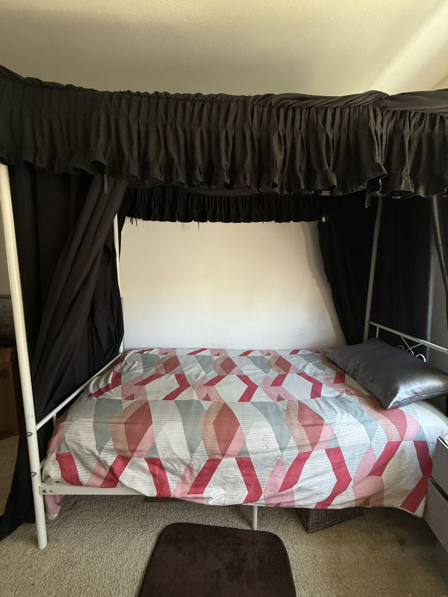 Selling Bed frames And Mattress