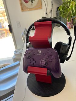 Controller and headphone stand