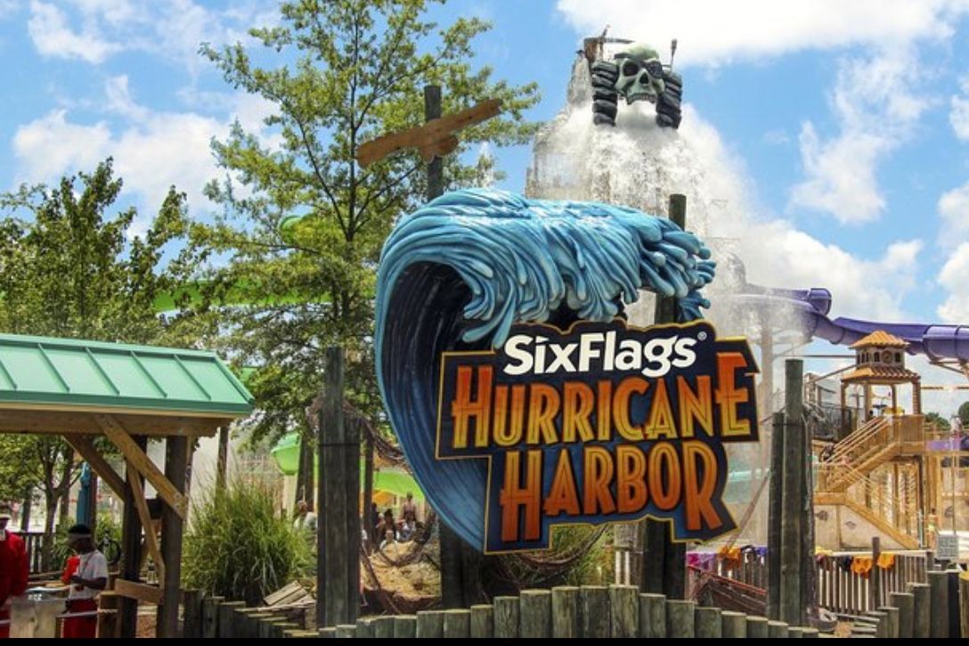 Six Flags Hurricane Harbor Water Park (4)