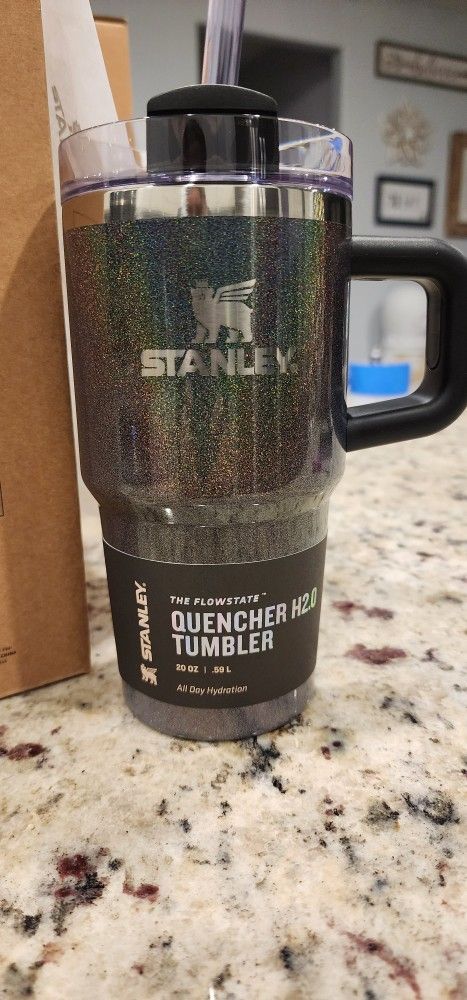The Midnight Glitz Quencher H2.0 FlowState™ Tumbler | 20 OZ