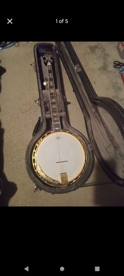 Washburn B-17 Five String Banjo With Case