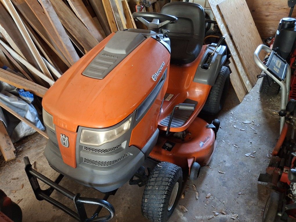 Husqvarna 2042ls 20 HP Lawn Tractor