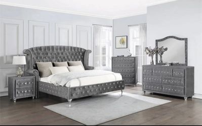 Luxury Metallic Tufted King Bedroom Set 6 piece originally $4K Moving Sale