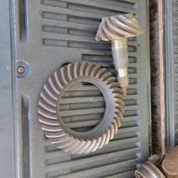 Ford Oem  8.8 Rearend 3.27 Ring And Pinion