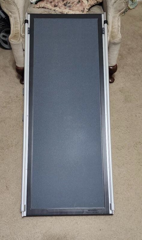 PetSafe Happy Ride Extra Long Telescoping Dog Ramp 47-87” only few scratches barely used 