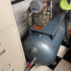 Quincey 210 60 Gallon Compressor