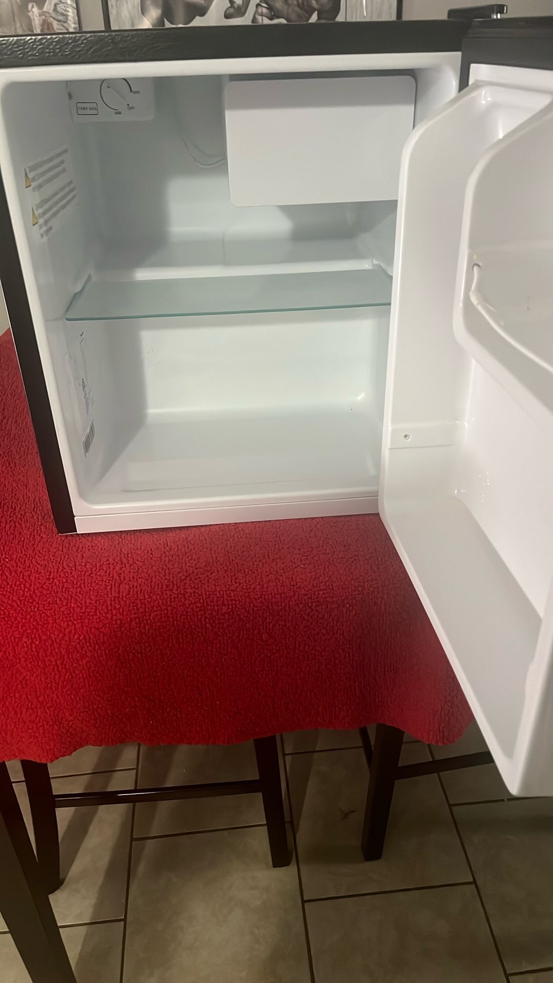 Mini refrigerator