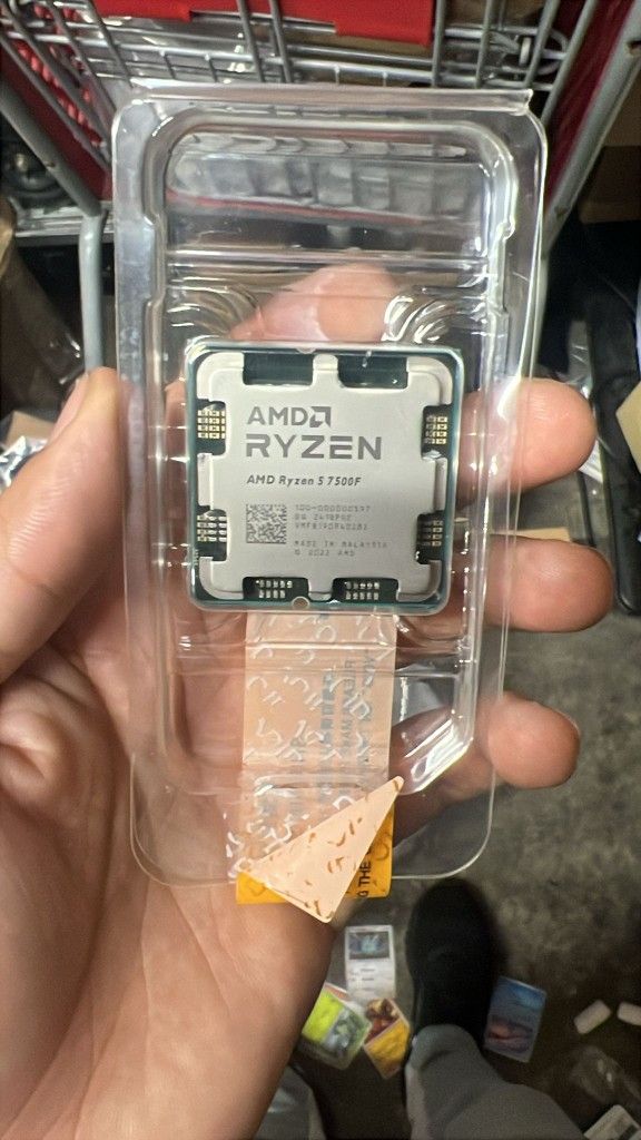 R5 7500f 6 Core 12 threads