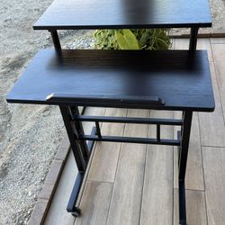 Beautiful Rolling Laptop Desk.