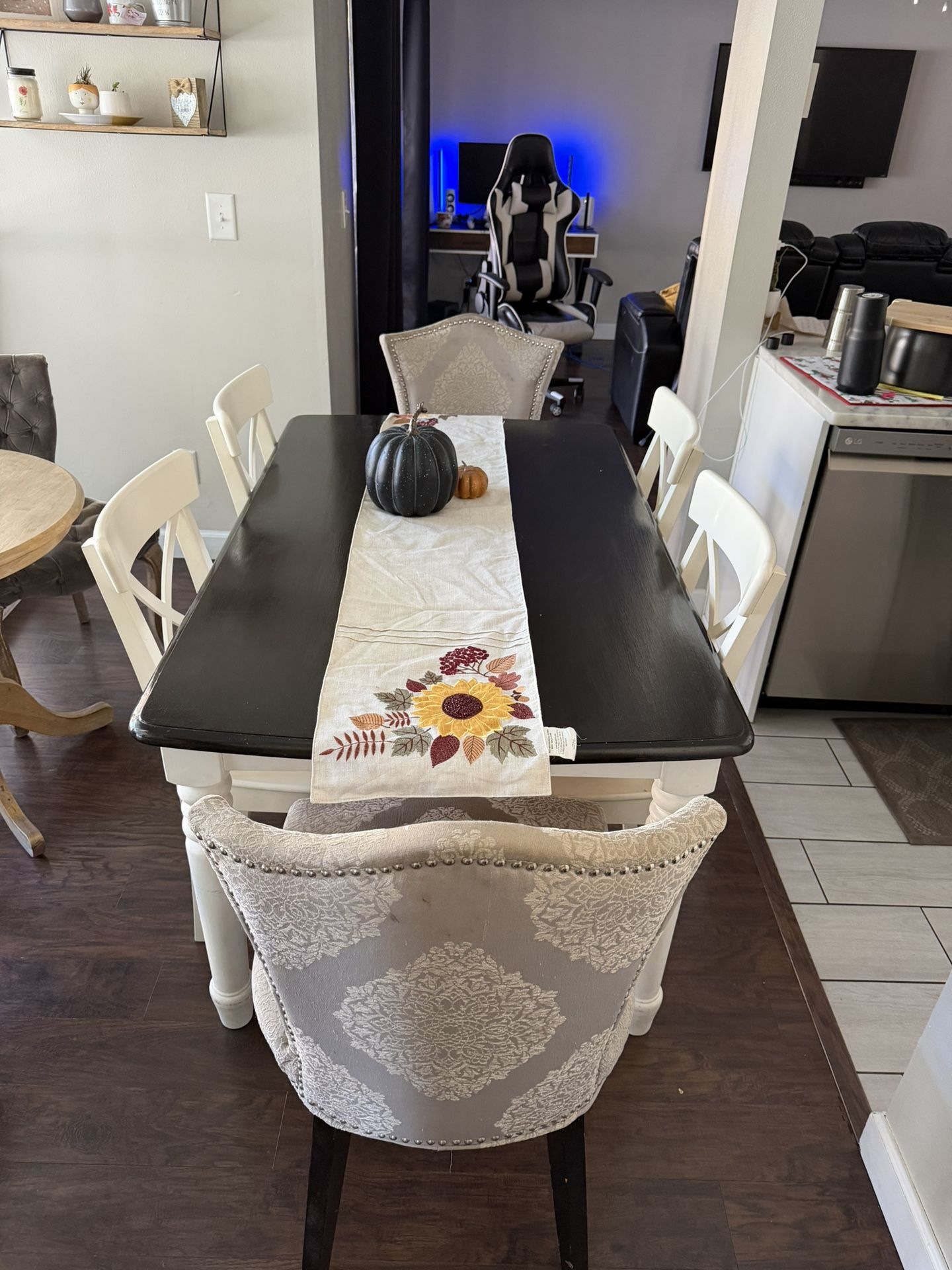 Dinner Table With 6 Chairs