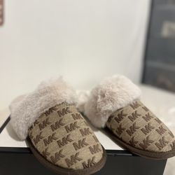Micheal Kors Slippers