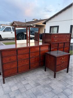Dresser Set