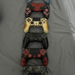 PS5 And PS4 Controllers