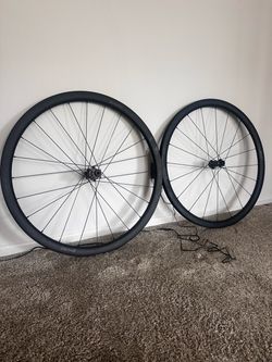 HUNT 34 Aerodynamicist Carbon Disc Wheelset
