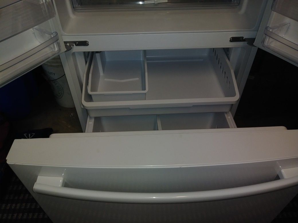 GE 33" French door refrigerator