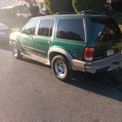 1999 Ford Explorer