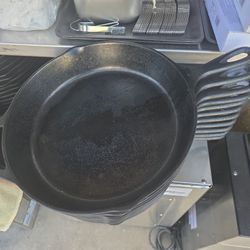 Pan, Faux Cast Iron Server 12"