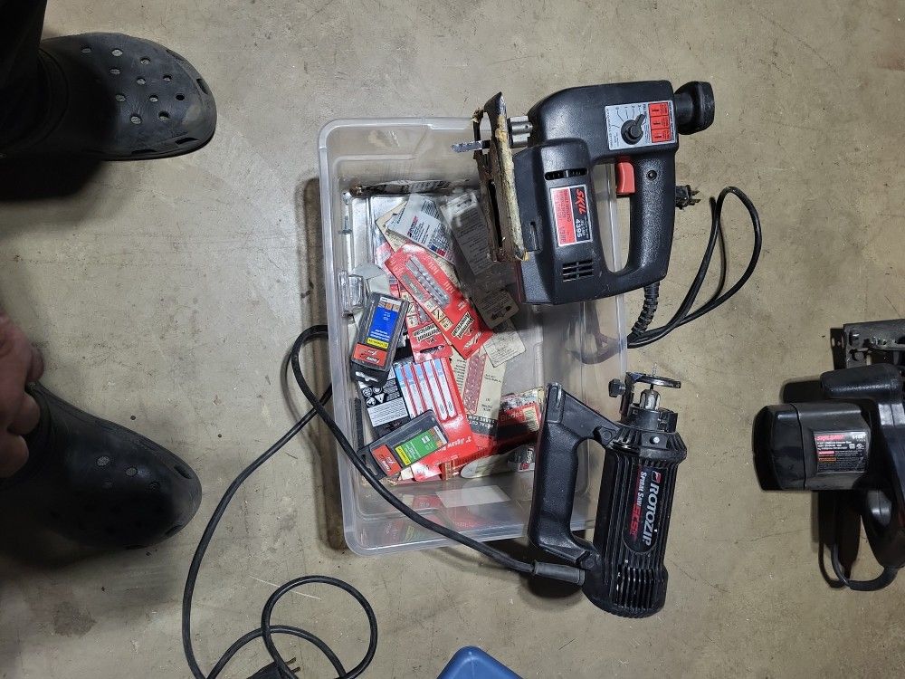 Skil Jigsaw w/ Extra Blades & Spiral Saw