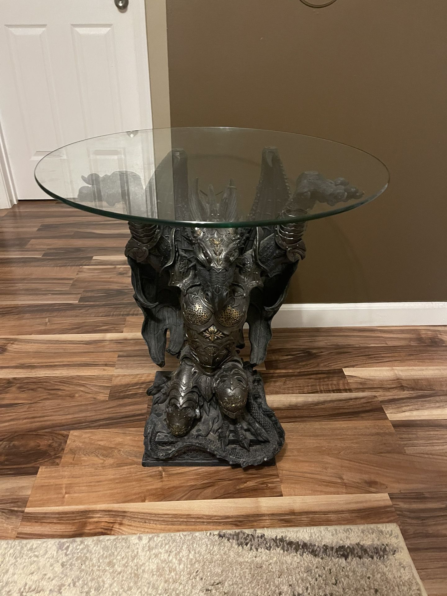 Design Toscano Hastings, the Warrior Dragon Glass-Topped Sculptural Table
