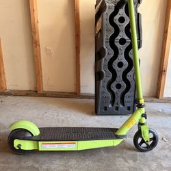 E90 Razor Scooter