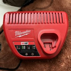 Milwaukee M12 Charger 