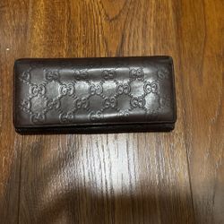 Authentic Gucci Wallet - Brown Lightly Used 
