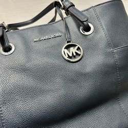 Michael Kors Blue Tote – Stylish & Functional